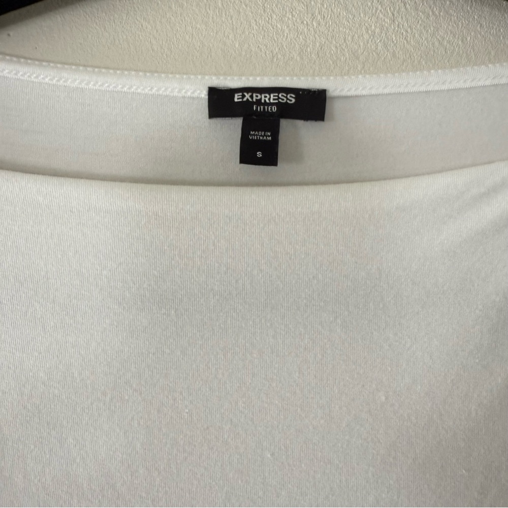 Express Supersoft Fitted Boat Neck Tee Size Small - Picture 3 of 3